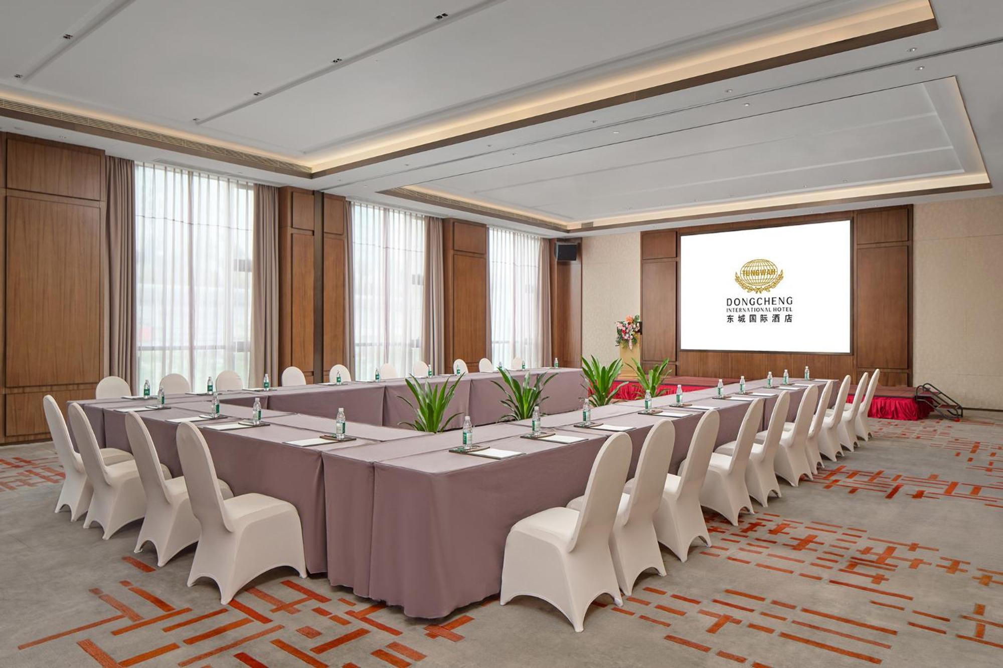 Dongguan Dongcheng International Hotel - Free Shuttle Buses For Executive Room Guests During Canton Fair Экстерьер фото