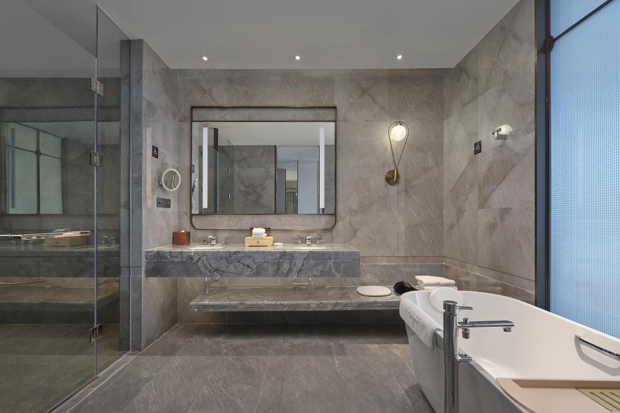 Dongguan Dongcheng International Hotel - Free Shuttle Buses For Executive Room Guests During Canton Fair Экстерьер фото