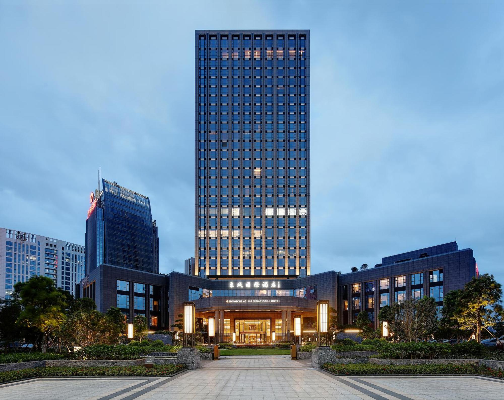 Dongguan Dongcheng International Hotel - Free Shuttle Buses For Executive Room Guests During Canton Fair Экстерьер фото