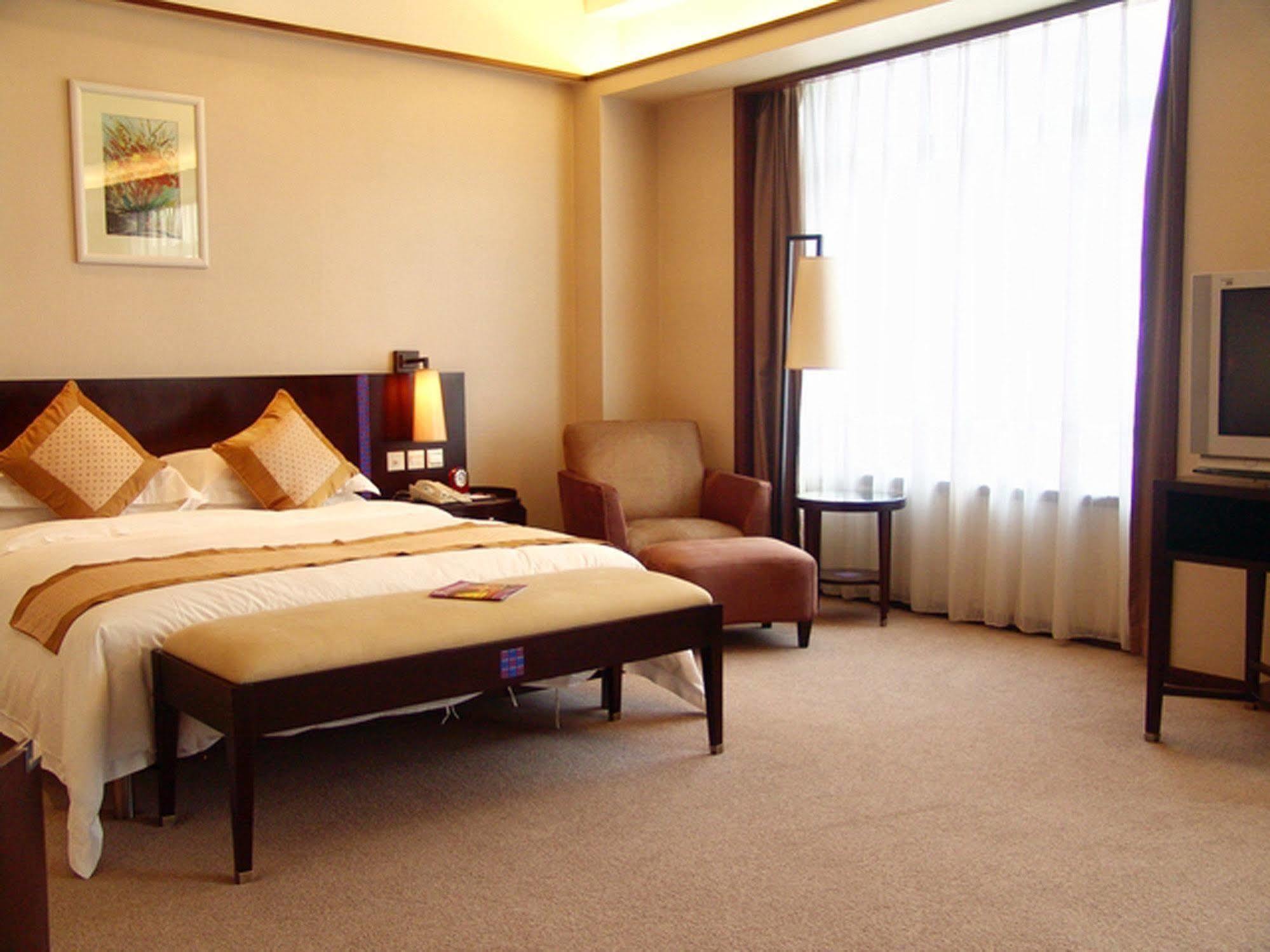 Dongguan Dongcheng International Hotel - Free Shuttle Buses For Executive Room Guests During Canton Fair Экстерьер фото